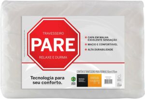 O travesseiro Pare relaxe e durma é a perfeita opção para quem busca suporte firme. Produzido com a alta tecnologia de espumação da Fibrasca, este travesseiro foi desenvolvido com os sistema perfilado de corte da espuma, ao qual denominam-se comercialmente, os "gomos massageadores", que proporcionam toque diferenciado, aveolado e com grande frescor ao travesseiro. Além disso, este travesseiro possui suporte firme e sustentação devido sua espuma, que chega ao cliente consumidor ao preço de fibra. Ou seja, o travesseiro Pare possui a mais alta tecnologia do corte perfilado, com o preço de custo/benefício surpreendentes. Possui em si ainda, uma capa em malha matelassada, com detalhamento do seu acabamento costurado em debrum, proporcionado mais conforto ao travesseiro na hora de deitar sobre ele. Suporte firme, conforto e tecnologia, é Fibrasca.