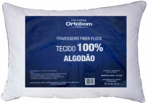 TRAVESSEIRO POSSUI UM LEGÍTIMO TECIDO 100% ALGODÃO. COMPOSTO POR FIBRA EXTRA FINA E FLOCOS DE ESPUMAS. DANDO FIRMEZA AO PRODUTO